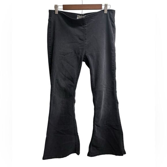 FREE PEOPLE Penny Pull On Flare Jeans in Washed Black SZ 30 10 - Picture 3 of 5